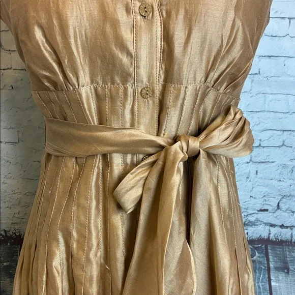 Kay Unger Gold Cap Sleeve Fit And Flare Silk Dress With Floral Hem Detail Size 8 - Picture 3 of 14